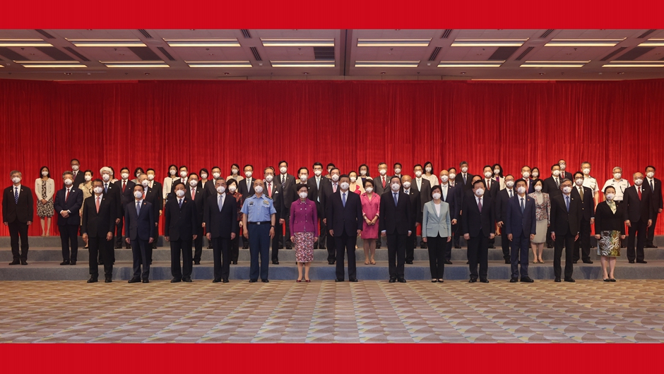 習近平會見香港特別行政區(qū)行政、立法、司法機關負責人