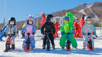 吉林各大雪場(chǎng)“開(kāi)板”，新玩法續(xù)寫冰雪熱