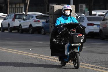 今年過年，開車回家！——“95后”騎手李文達成了年度“小目標”