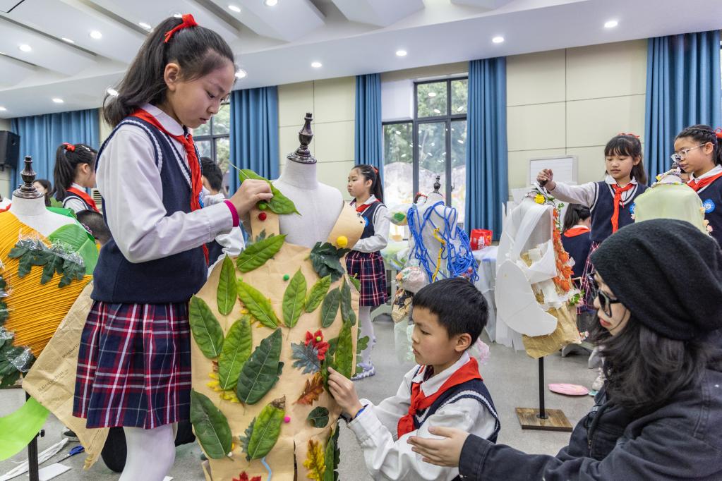 重慶：生態(tài)教育進課堂 共為大地添新綠