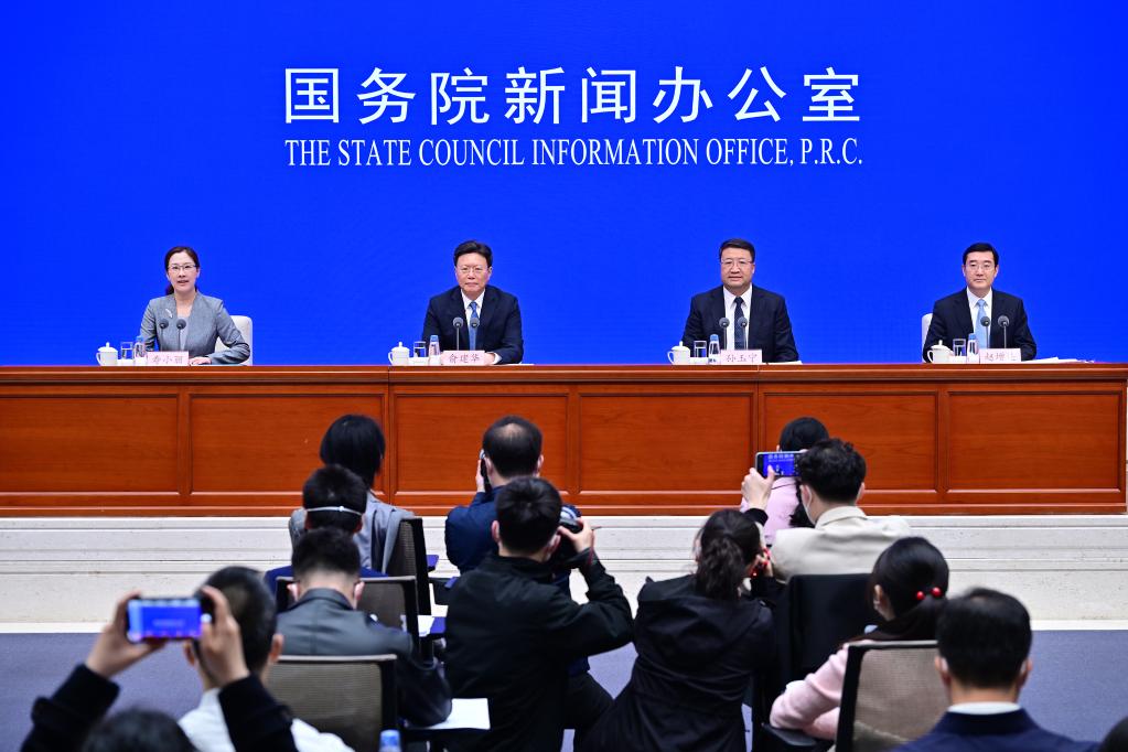 國新辦舉行“權(quán)威部門話開局”系列主題新聞發(fā)布會介紹“守國門、促發(fā)展，為推進中國式現(xiàn)代化貢獻海關(guān)力量”有關(guān)情況