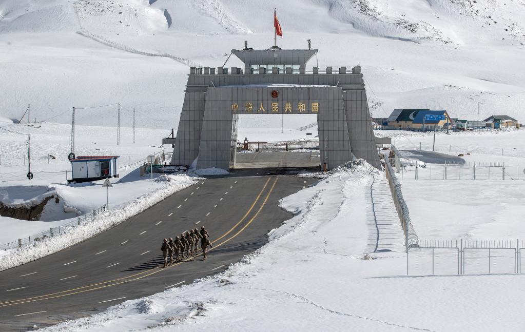 國道之行 從雪山奔向大海丨“清澈的愛”奔流在世界海拔最高的國門