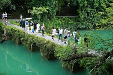 貴州荔波：夏季旅游持續(xù)升溫