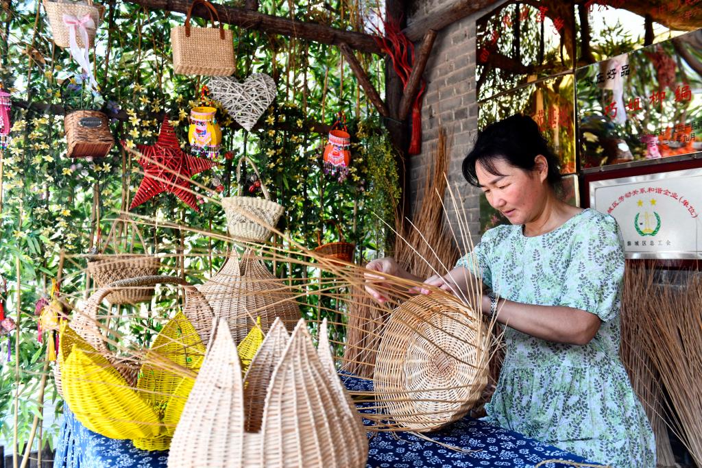 山東棗莊：非遺工坊讓非遺“活”起來(lái)傳下去