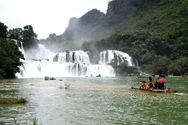 中越德天（板約）瀑布跨境旅游合作區(qū)啟動試運營