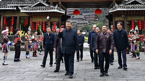 習(xí)近平在貴州考察時(shí)強(qiáng)調(diào) 堅(jiān)持以高質(zhì)量發(fā)展統(tǒng)攬全局 在中國(guó)式現(xiàn)代化進(jìn)程中展現(xiàn)貴州新風(fēng)采