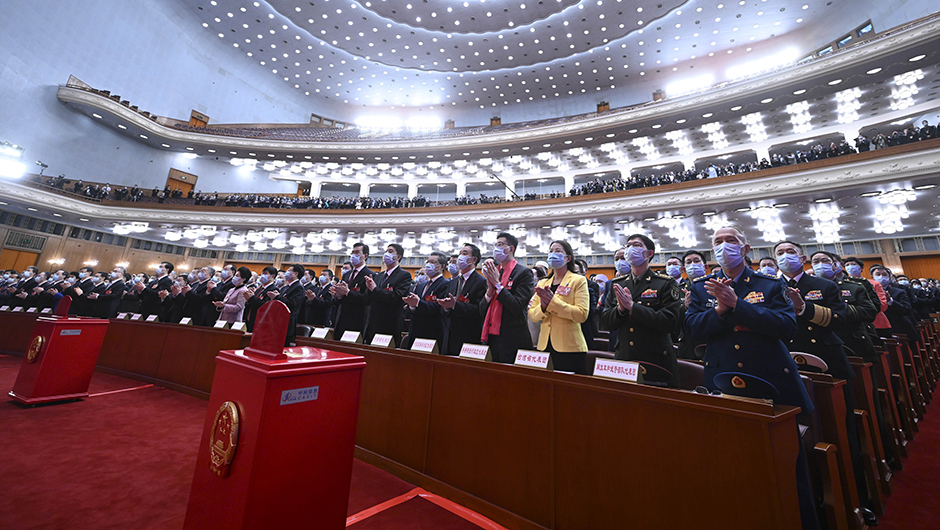 十四屆全國人大一次會(huì)議舉行第三次全體會(huì)議